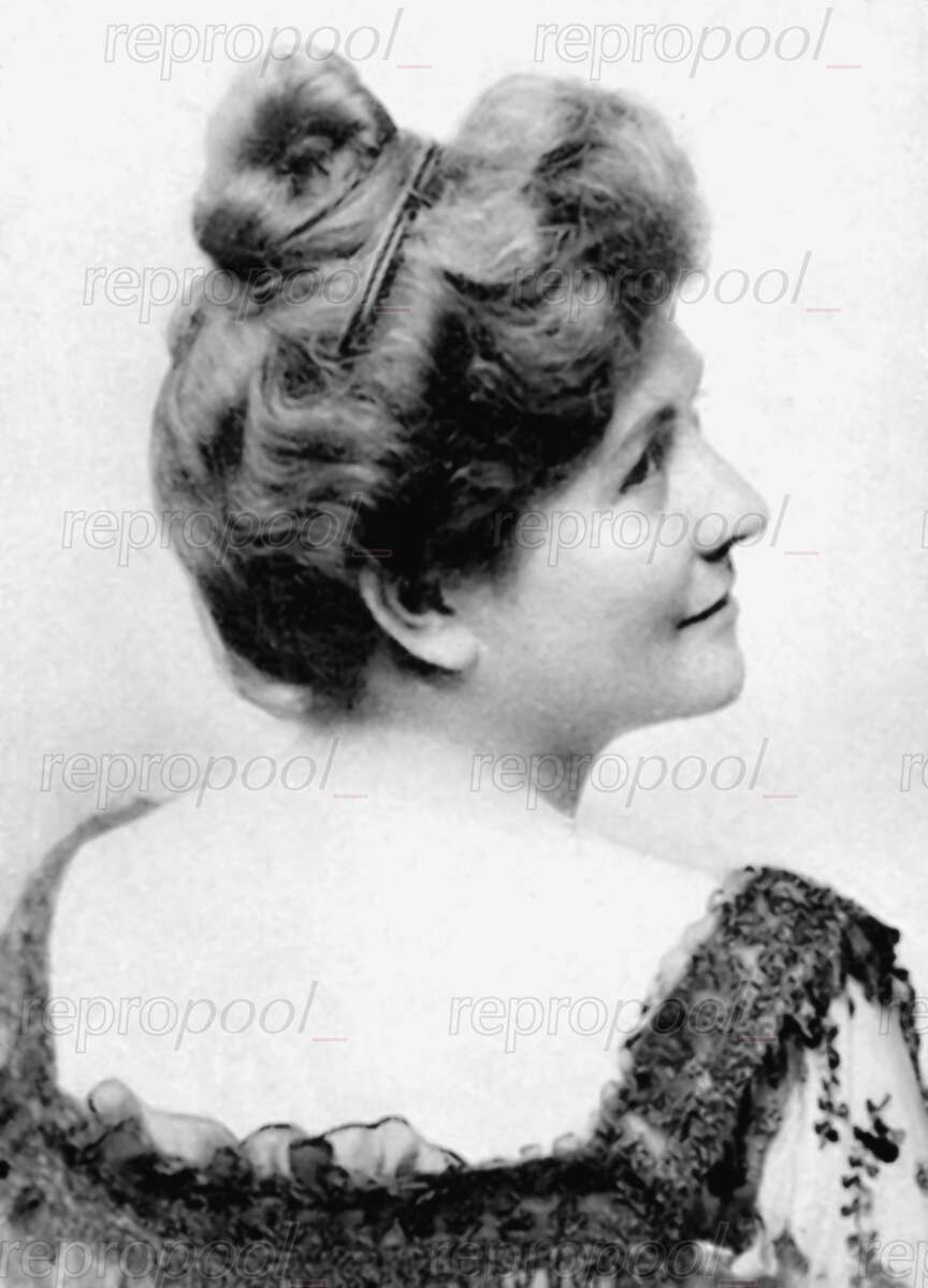 Julia Uzielli; Fotografie von unbekannter Hand (vor 1900)